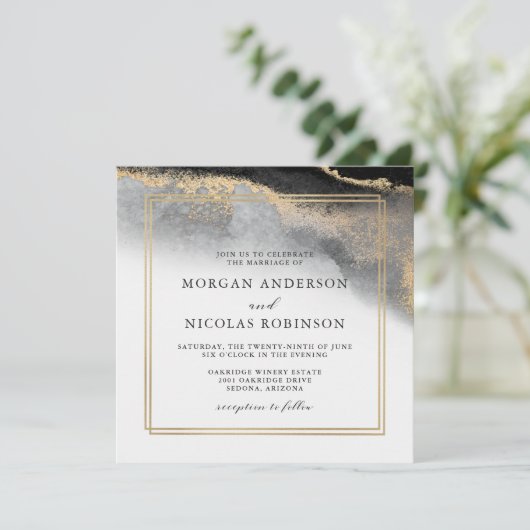 黒エレガントと金ゴールドの大理石の結婚光 招待状 (スタンド正面)
