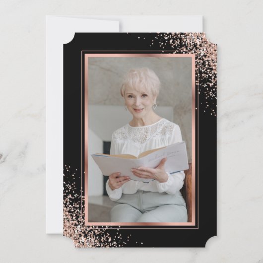 黒エレガントバラ金ゴールドフォトお祝いオブ・ライフ 招待状 (裏面)