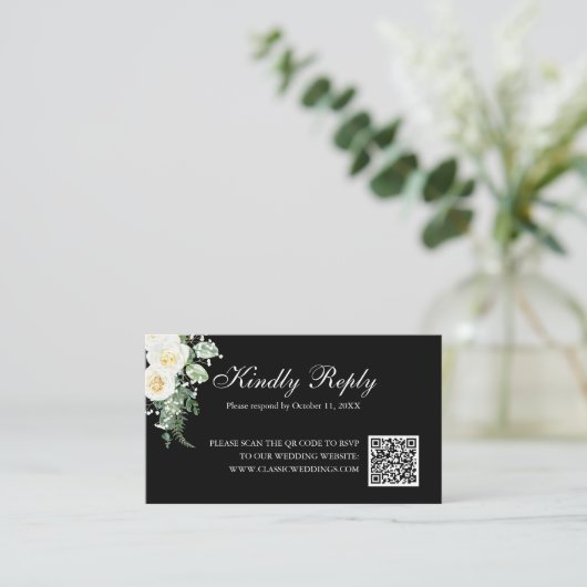 黒エレガントミニマルフローラ結婚式RSVP QR エンクロージャーカード (スタンド正面)