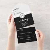 黒エレガントモダン白モノグラム結婚の オールインワン招待状 (貼ってはがせる)