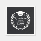 黒エレガント名パーソナライズされた卒業エンブレム スタンダードカクテルナプキン (正面)