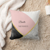 黒エレガント大理石ピンク色ブロック名付き クッション (ブランケット)
