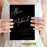 黒エレガント実在結婚のFoilFoilFoilScriptScript 箔招待状<br><div class="desc">トレンディーハンドレット花嫁と花婿のスクリプト名エレガント結婚式招待状ブラックと高級金ゴールドフォイルにを置く。                  オプションを選択した後で背景色を変更すカスタマイズることができる。また、金ゴールド、シルバー、バラ金ゴールドの3つのフォイル色から選択できる。          招待はスタイルトレンディーモダンの式や披露宴に適すスタイリッシュる結婚。</div>