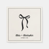 黒エレガント弓結婚ナプキンパーソナライズされた スタンダードカクテルナプキン (正面)