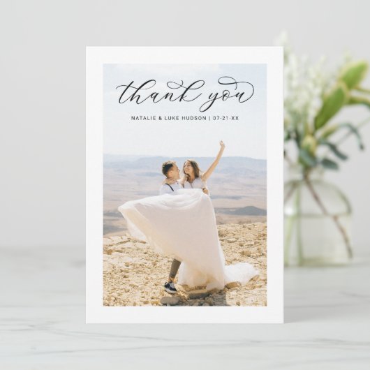 黒エレガント文字パーソナライズされた結婚の写真 サンキューカード (スタンド正面)