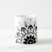 黒エレガント文字文字曼荼羅魔法マグカップ モーフィングマグカップ (中央)