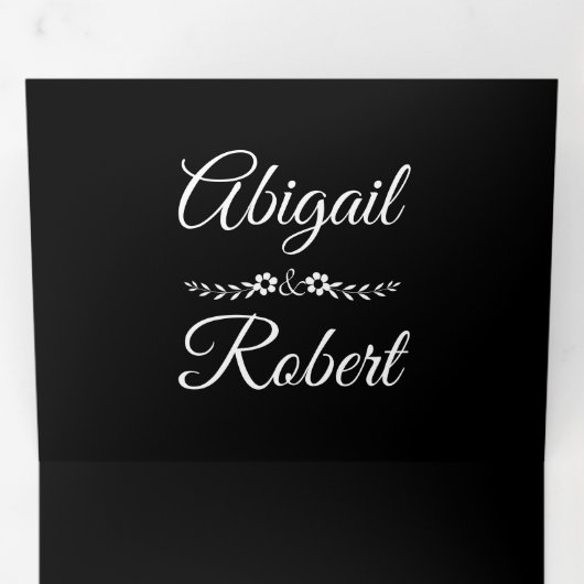 黒エレガント白タイポグラフィフォト結婚ズ 三つ折り招待状 (内部最初)