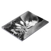 黒エレガント白フローラ写パーソナライズされた真 ノートブック (左側)