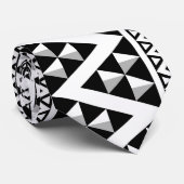 黒エレガント色と白の幾何パタアステカーン ネクタイ (ロール)