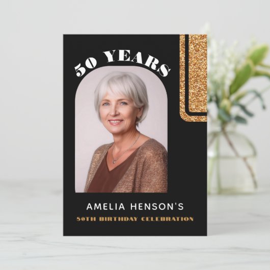 黒エレガント金ゴールドグリッター写真50誕生日 招待状 (スタンド正面)