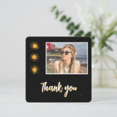 黒エレガント金ゴールドサンフォト誕生日 サンキューカード (スタンド正面)