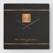 黒エレガント金ゴールドモノグラムのスクリプト名モダン スクエア壁時計 (正面)