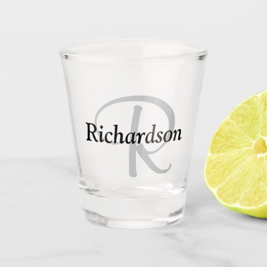 黒エレガント銀灰色モノグラム名 ショットグラス (正面)