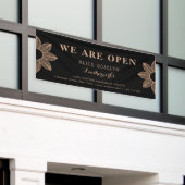 黒エレガント革工商店 横断幕 (ビルの外側)