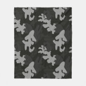 黒カモフラージパターン フリースブランケット (正面)