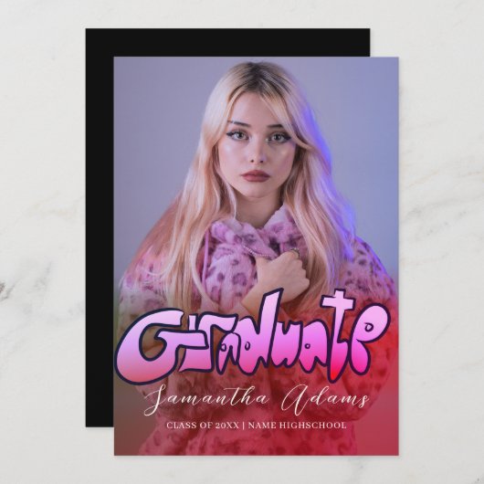 黒ガーリーとピンクのタイポグラフィ写真卒業 招待状 (正面/裏面)