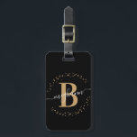 黒ガーリーエレガントの金ゴールド名モノグラムスクリプト ラゲッジタグ<br><div class="desc">ガーリー，ミニマシンプルリスト，モダン，ブラックと金ゴールドモノグラムのイニシャル名スクリプトカスタムラゲッパーソナライズされたジのタグ。モノグラムのイニシャルと名ガーリー前署名のスクリプトを手の書道フォントに搭載し書て、スワッシュの尾と円がモノグラムのフレームをのまわりに作る。</div>