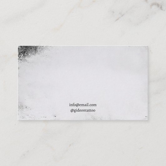 黒グランジと灰色のスカルと蝶タトゥー 名刺 (裏面)