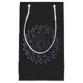 黒コンテンポラリー紙カットマンダラ スモールペーパーバッグ (正面)