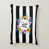 黒コンテンポラリー色のストライプフローライニシャル アクセントクッション (裏面(縦))