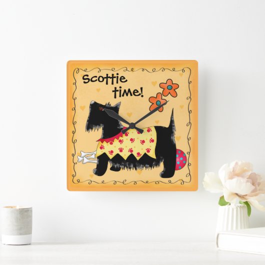 黒スコッツタイムテリアドッグパーソナライズされたイエロー スクエア壁時計 (ホーム)