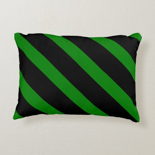 黒ストライプのとケリーグリーンのかわいい柄 アクセントクッション (裏面)