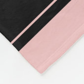 黒ストライプのとピンクの名前をカスタムする フリースブランケット (角)