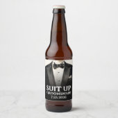 黒スーツの結婚式仲人 提案 ビールラベル スーツアップ (正面)