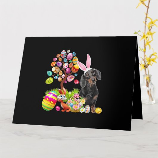 黒ダッチシュント復活祭の卵の木の犬バニーイースター カード (黄色い花)