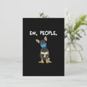 黒チワワ新しい人々の犬を着て顔マスク サンキューカード (スタンド正面)