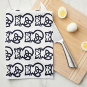 黒トリニティーノットケルト猫キッチンタオル キッチンタオル (四つ折り)