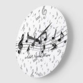 黒パーソナライズされたとグレーの楽譜 ラージ壁時計 (傾斜)