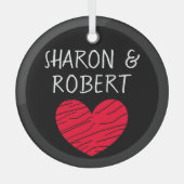 黒パーソナライズされたと赤いハートカップル ガラスオーナメント (正面)