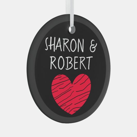 黒パーソナライズされたと赤いハートカップル ガラスオーナメント (正面右)