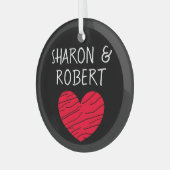 黒パーソナライズされたと赤いハートカップル ガラスオーナメント (正面左)