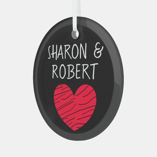 黒パーソナライズされたと赤いハートカップル ガラスオーナメント (正面左)