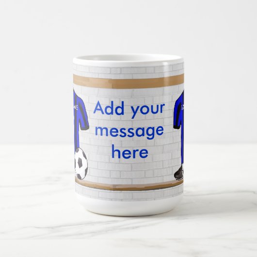 黒パーソナライズされたと青のサッカージャージー コーヒーマグカップ (中央)