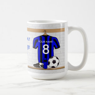 黒パーソナライズされたと青のサッカージャージー コーヒーマグカップ