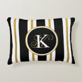 黒パーソナライズされたエレガント&金ゴールドストライプモノグラム アクセントクッション (正面)