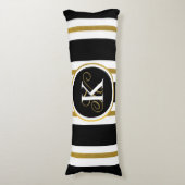 黒パーソナライズされたエレガント&金ゴールドストライプモノグラム ボディピロー (正面縦)