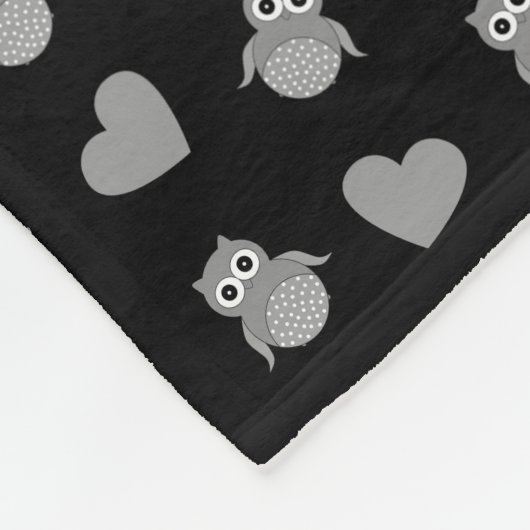 黒パーソナライズされたフクロウハート フリースブランケット (角)
