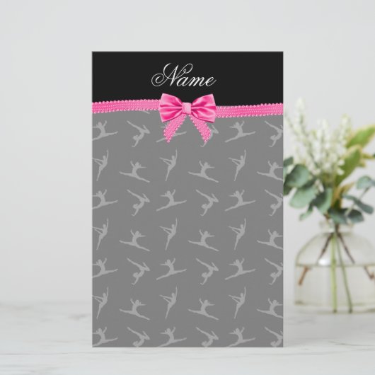 黒パーソナライズされた体操ピンクボウ 便箋 (スタンド正面)