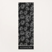 黒パーソナライズされた白フローラデザイン ヨガマット (正面)