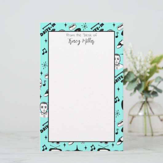 黒パーソナライズされた白50番スタイルレトロ 便箋 (スタンド正面)