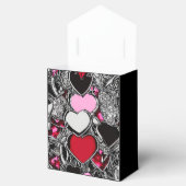 黒パーソナライズされた色と赤いハートのお気に入り フェイバーボックス (オープン)