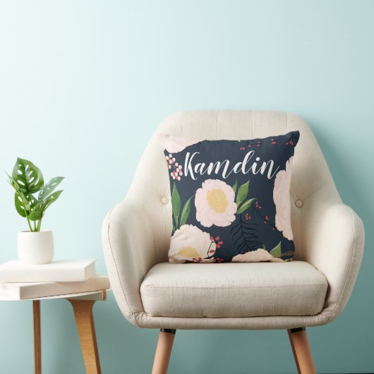 黒パーソナライズされた色Bに白いフローラの花 クッション (椅子)