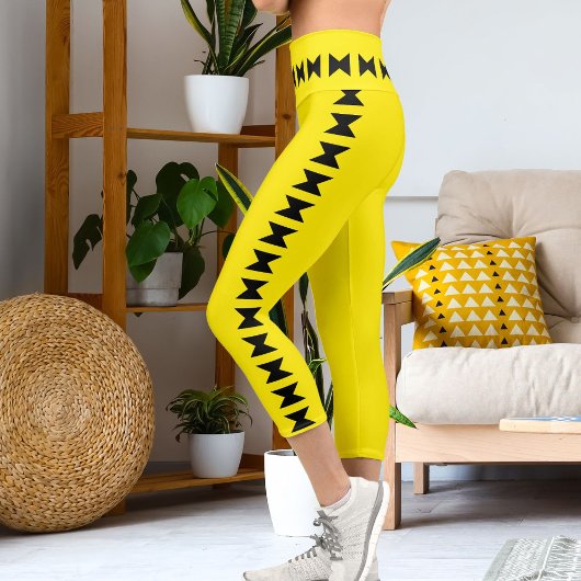 黒パーソナライズされた鮮やかな黄ストライプ色スタイリッシュ カプリレギンス
