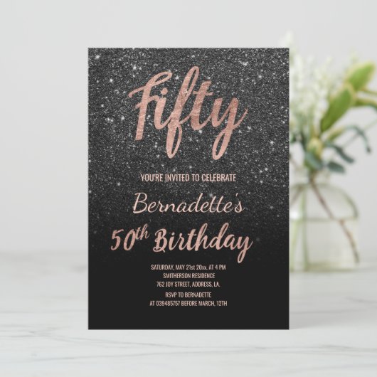 黒フェイクグリッタースクリプトバラ金ゴールド50誕生日 招待状 (スタンド正面)