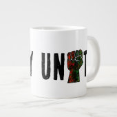 黒プライド赤い緑の拳パンアフリカ国旗の団結 ジャンボコーヒーマグカップ (正面右)
