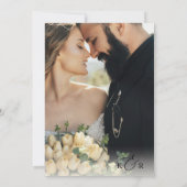 黒ミニマル白フォトズ結婚ーズ 招待状 (裏面)